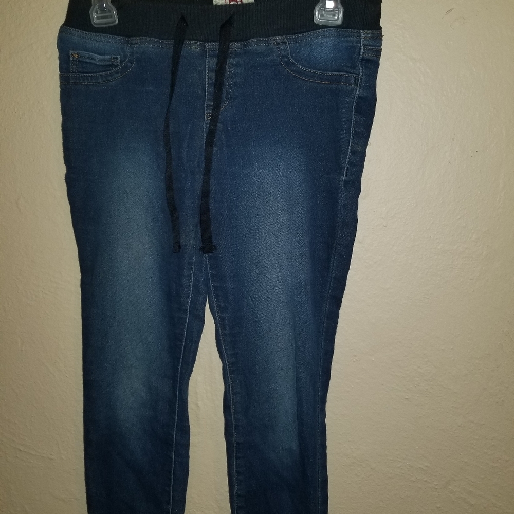 Capris - Picture 1 of 2